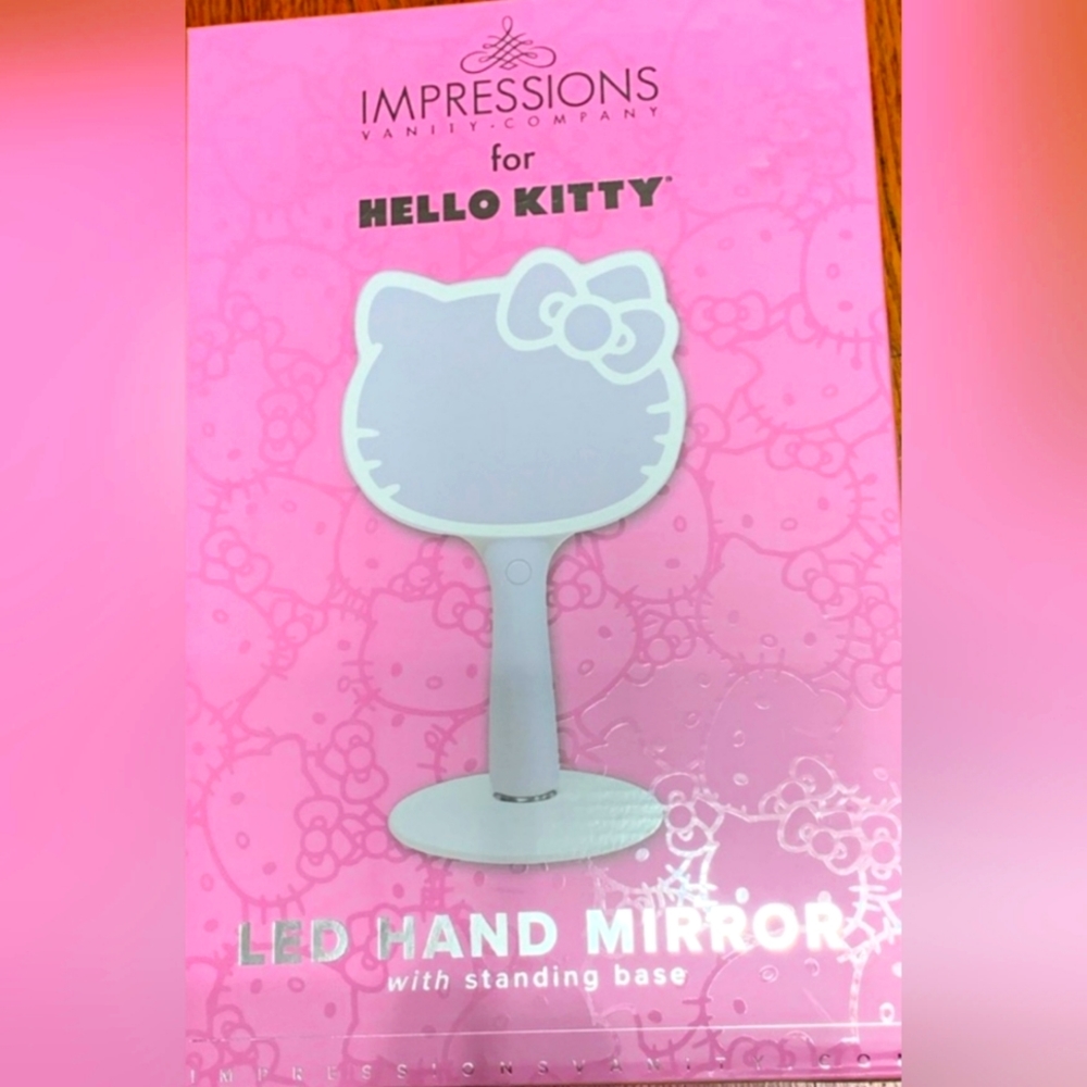 Hello Kitty LED hand mirror